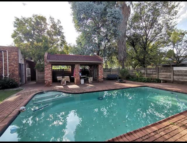 3 BEDROOM HOUSE FOR SALE IN VANDERBIJLPARK SW 2